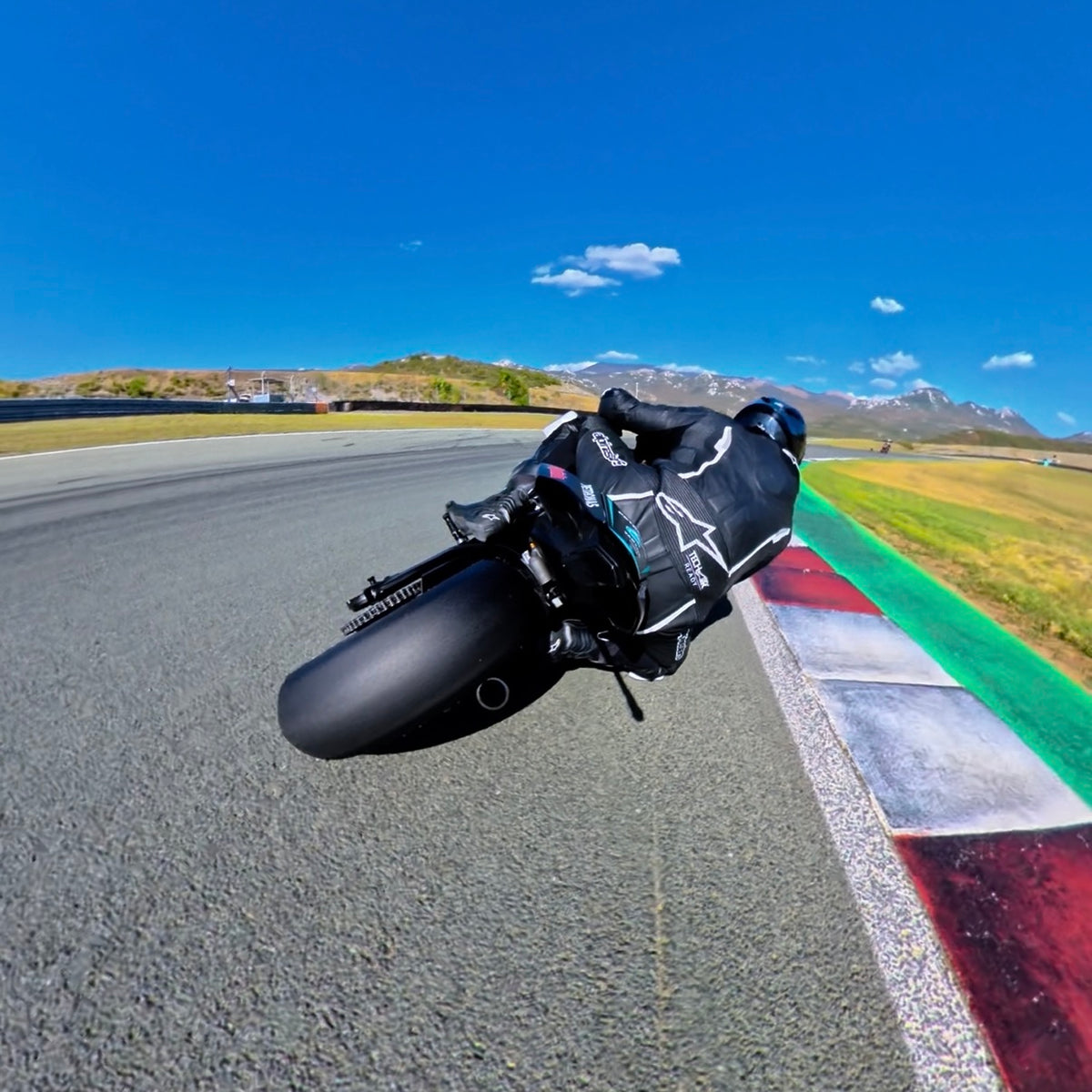 Selfie Stick Halterung für Motorrad - Insta360, DJI, RideMount